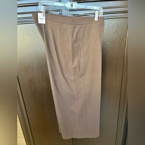 Jjill chocolate brown cropped pants. Size Large
